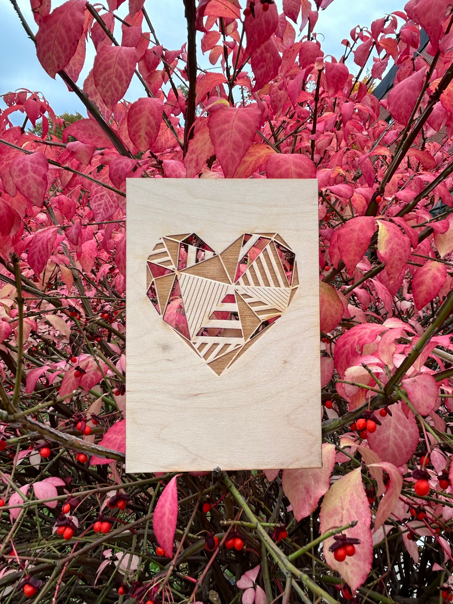 1 Geometrical Heart Wood Card